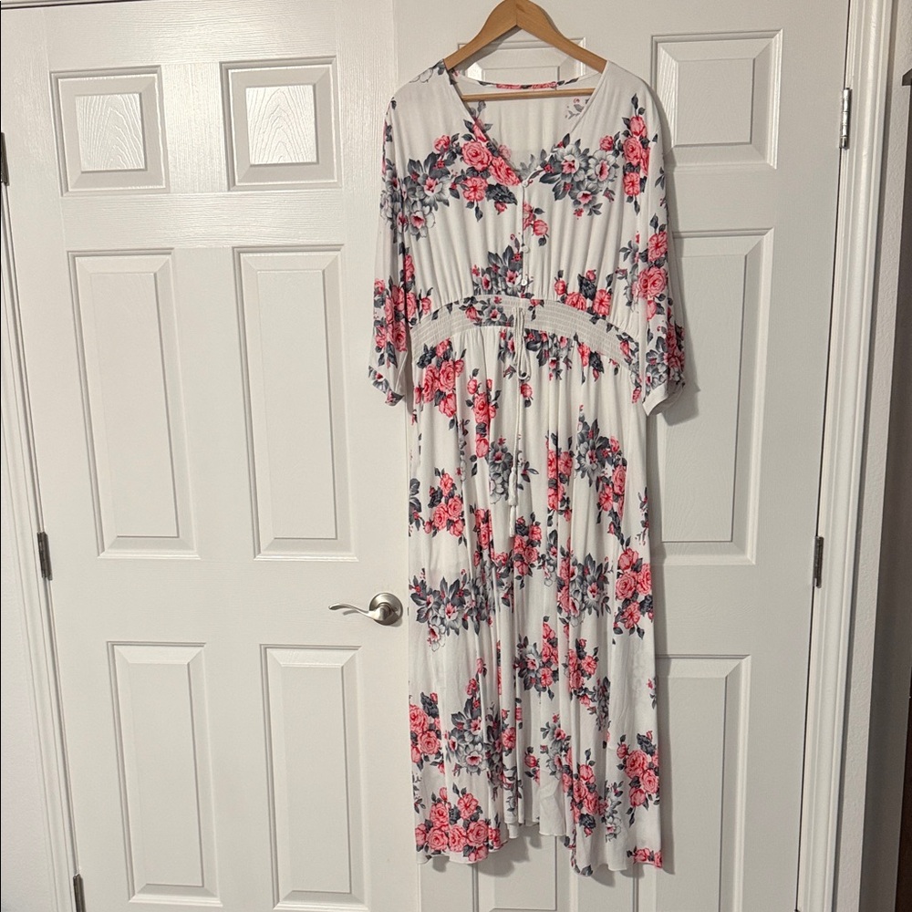 Floral Maxi Dress in White and Pink